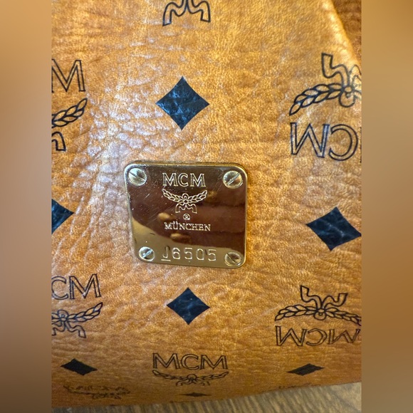 ✨ Authentic ✨ MCM - Picture 4 of 15